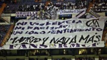 Pancarta en el Santiago Bernabéu, en la Grada de Animación.