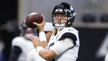 ATLANTA, GA - AUGUST 27: Trevor Lawrence #16 of the Jacksonville Jaguars warms up prior to a preseason game against the Atlanta Falcons at Mercedes-Benz Stadium on August 27, 2022 in Atlanta, Georgia. Todd Kirkland/Getty Images/AFP
== FOR NEWSPAPERS, INTERNET, TELCOS & TELEVISION USE ONLY ==