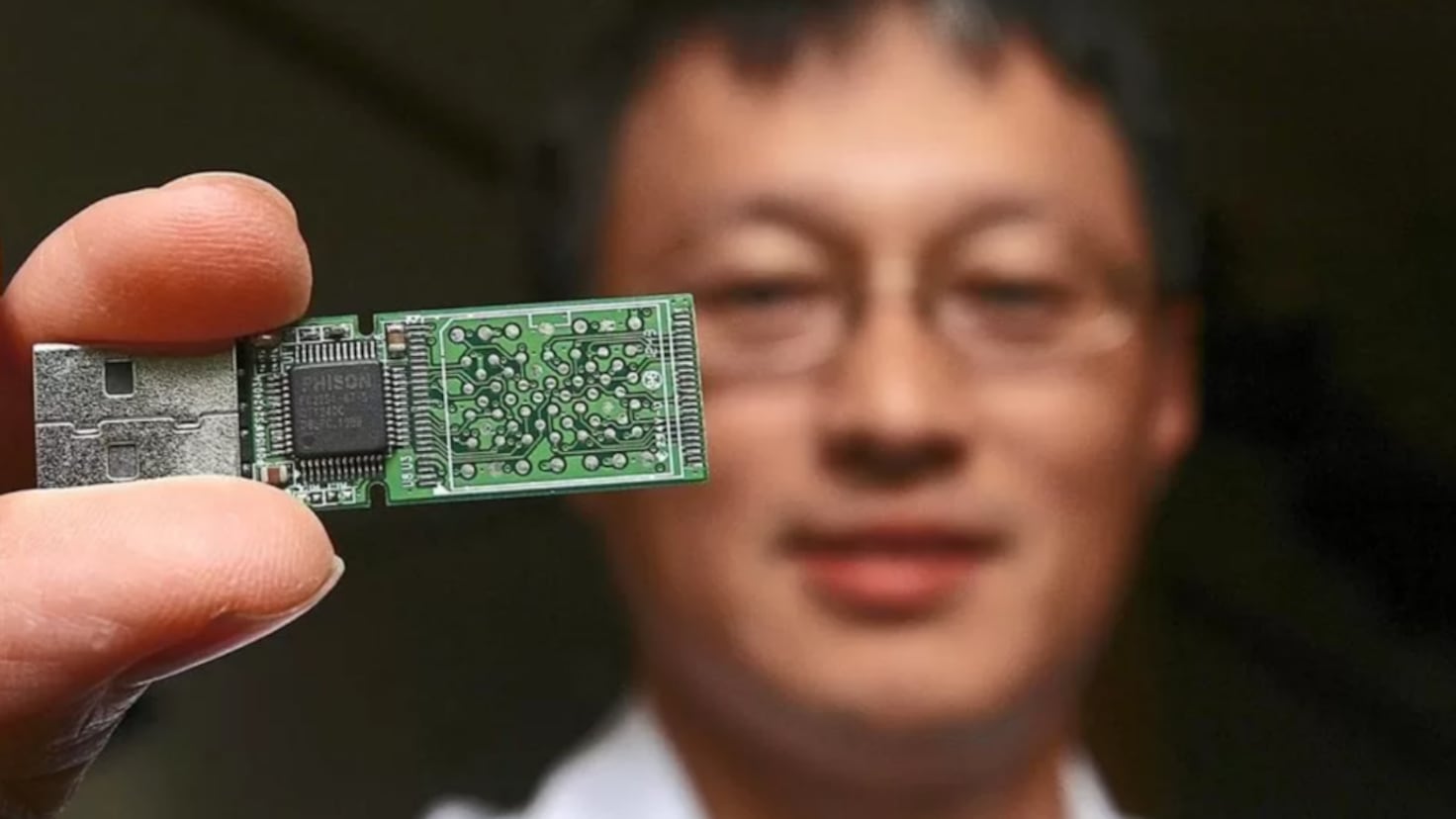 El inventor del primer USB del mundo regresa a su país de origen y ...