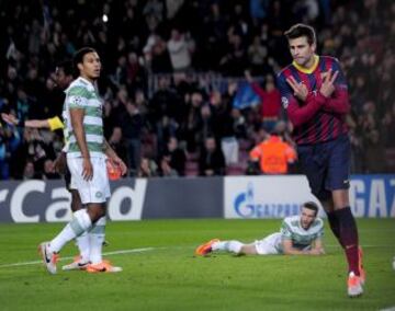 El jugador del Barcelona Piqué celebrando su gol durante el partido correspondiente al sexto encuentro del Grupo H, de la Champions League que disputan hoy en el estadio Camp Nou.