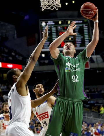 Omic y Anthony Randolph.