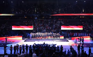 La selección de Alemania campeona de Europa tras derrotar a Turquía 83-88.