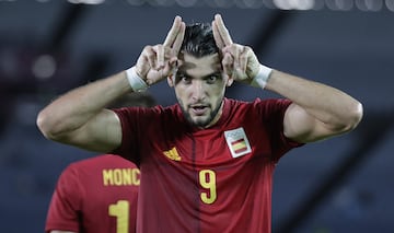 Quinto gol para España, hat-trick para Rafa Mir