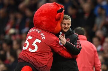 Manchester United y Manchester City se enfrentaron en la jornada por la Premier League. El partido terminó 2-0 a favor del equipo dirigido por Pep Guardiola. 