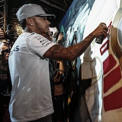 Iniciativa pionera de Hamilton: su casco será diseñado por un fan