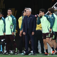 Javier Aguirre: “Me ha gustado su conducta, son muy ordenados, serios y profesionales”