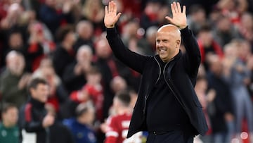 Soccer Football - UEFA Champions League - Liverpool v Atletico Madrid - Anfield, Liverpool, Britain - September 17, 2025 Liverpool manager Arne Slot celebrates after the match REUTERS/Peter Powell