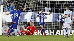 GRAF3940. VITORIA, 03/02/2018.- El centrocampista de Deportivo Alav&eacute;s Alfonso Pedraza (2-d) celebra tras marcar el primer gol ante el Celta de Vigo, durante el partido de Liga en Primera Divisi&oacute;n disputado esta tarde en el campo de Mendizorr