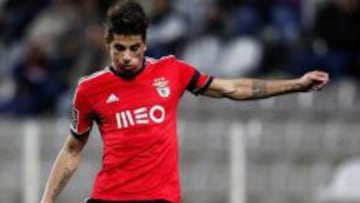 Cancelo, con la elástica del Benfica.