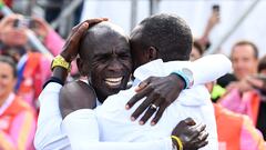 Kenya's Eliud Kipchoge celebrates after winning Berlin Marathon 2022.