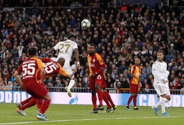 Rodrygo marcó con la derecha, la izquierda y de cabeza al Galatasaray: un hat-trick perfecto.