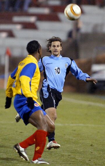 La última vez que Colombia y Uruguay se enfrentaron ocurrió en 2004 en el juego por el tercer puesto. La Celeste ganó 2-1 con goles de Estoyanoff y Sánchez. Barranca Herrera anotó el descuento.