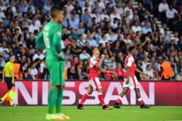 Alexis Sánchez mostró su poder goleador en la Champions