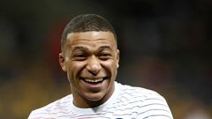 Soccer Football - Coupe de la Ligue - Round of 16 - Le Mans v Paris St Germain - MMArena, Le Mans, France - December 18, 2019  Paris St Germain&#039;s Kylian Mbappe during the warm up before the match    REUTERS/Stephane Mahe