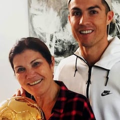 La madre de Cristiano se "cambia" de equipo