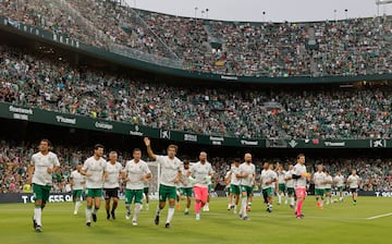 Iker Casillas; Angulo, Sergio Ramos, Marchena, Capdevila; Baptista, Ceballos, Guti, Luque; Cazorla y Raúl Gonzalez.