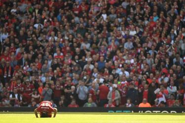 "He'd win an award for getting out of his car" – Klopp jokes about Salah prizes