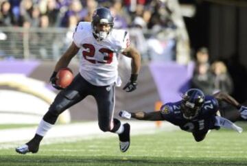 Antes de comenzar la temporada 2012, los Texans le habían hecho un nuevo contrato por 5 años y 43,5 millones de dólares. Y Foster respondió dejando atrás los problemillas de su anterior año y completando otra temporada monstruosa, en la que volvería a ser líder en touchdowns de carrera y estar en el primer equipo All Pro. Por desgracia, será su última temporada completa hasta la fecha.