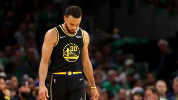 BOSTON, MASSACHUSETTS - JUNE 08: Stephen Curry #30 of the Golden State Warriors looks on in the second quarter against the Boston Celtics during Game Three of the 2022 NBA Finals at TD Garden on June 08, 2022 in Boston, Massachusetts. NOTE TO USER: User expressly acknowledges and agrees that, by downloading and/or using this photograph, User is consenting to the terms and conditions of the Getty Images License Agreement.   Maddie Meyer/Getty Images/AFP
== FOR NEWSPAPERS, INTERNET, TELCOS & TELEVISION USE ONLY ==