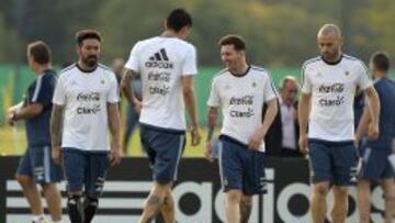 ESTRELLAS. Lavezzi, Di María, Messi y Mascherano, en el entrenamiento de Argentina.
