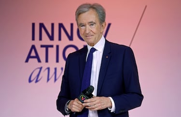 Se trata del único no estadounidense en el top 10. El francés es el líder indiscutido del lujo global, ya que preside LVMH, empresa que agrupa marcas como Louis Vuitton, Dior y otras de alto prestigio.