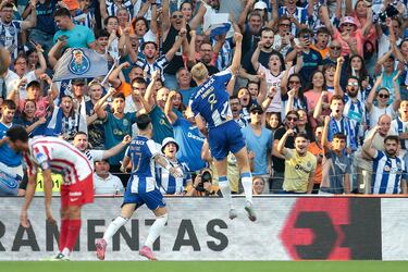 1-0. Victor Froholdt celebra el único tanto del encuentro.