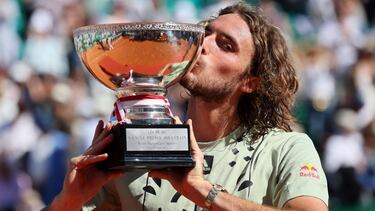 Tennis - ATP Masters 1000 - Monte Carlo Masters - Monte-Carlo Country Club, Roquebrune-Cap-Martin, France - April 17, 2022 Greece's Stefanos Tsitsipas celebrates, kissing the trophy after winning the final match against Spain's Alejandro Davidovich Fokina