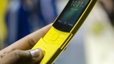 El Nokia 8810 Reloaded llega a España, nostalgia lowcost con el móvil de Matrix