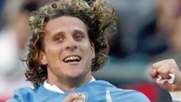 Forlán se cae de la lista de Uruguay y sí entra Suárez