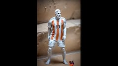 To some, Lionel Messi is like a God, and one fan even made this clever animation of one of Messi’s goals, but in it, he’s portrayed as an actual Greek God.