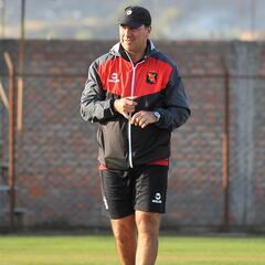 ¿Cuando debutaría Néstor Lorenzo con Selección Colombia?