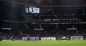 Minuto de silencio por el fallecimiento de Almudena Grandes