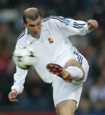Uno de los goles m¨¢s importantes en la historia de Zidane como jugador: la volea que marc¨® el 15 de mayo de 2002 en Glasgow ante el Bayer Leverkusen.