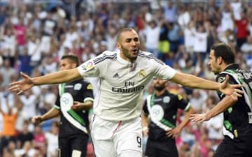 Benzema celebrates the 1-0 win against Córdoba on August 25, 2014.