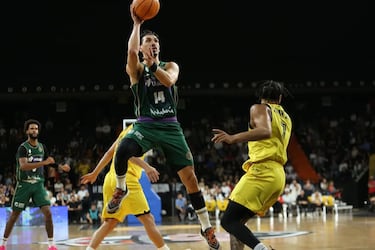 El Unicaja recupera el ánimo en Turquía