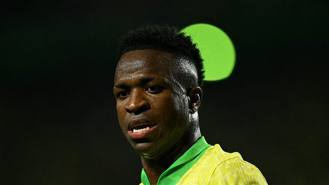 Paraguay examina a Vinicius