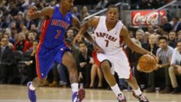 Kyle Lowry (7) junto a Brandon Jennings (7).