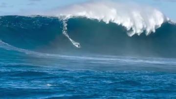 Michaela Fregonese surfeando en Jaws (Pe'ahi, Maui, Hawái), el 22 de diciembre del 2024.