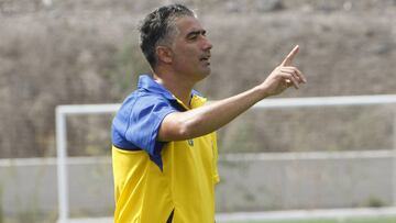 V&iacute;ctor Afonso, entrenador del filial de la UD Las Palmas