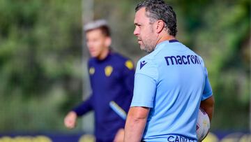 06/10/22 CADIZ CF ENTRENAMIENTO  EL TECNICO SERGIO GONZALEZ