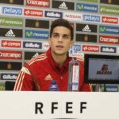 Bartra: "Piqué está bien, entrena con los mejores del mundo..."