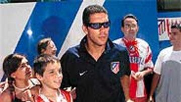 <b>EXPECTACIÓN</B>. La afición rojiblanca está volcada con Simeone, uno de los pilares del nuevo proyecto.