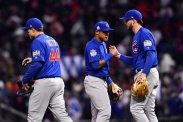 La Serie Mundial está a pedir de boca. Los Indios de Cleveland toman ventaja de la serie 3-2 ante los Cachorros. El primer equipo que logre cuatro victorias será el nuevo campeón de la MLB.
Sexto juego 1 de noviembre, si los Indios pierden se definirá el título un día después. 