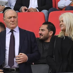 El presidente Kohlberg se dirige a los empleados del club por carta