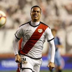 Real Madrid y Benfica negocian por De Tomás, según A Bola