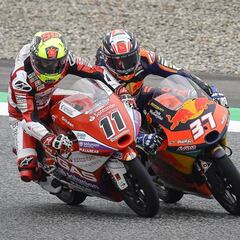 Acosta agiganta su leyenda ante un García de plata pese a caída