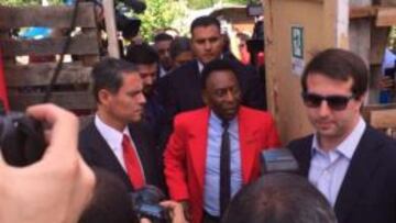 Pelé, de paso por Chile, elogió el accionar de la Selección.