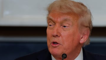 El presidente de Estados Unidos, Donald Trump, habla durante una mesa redonda con la Orden Fraternal de la Policía en la Casa Blanca, en Washington, D.C., EE. UU.