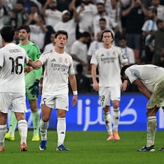 Entre baches, por el arcén