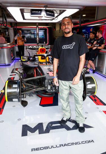 Speedy en el box de Oracle Red Bull Racing antes del Gran Premio de F1 de Miami.